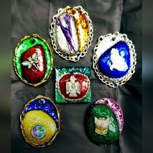 HAND MADE ROCK MADALIONS PENDANTS